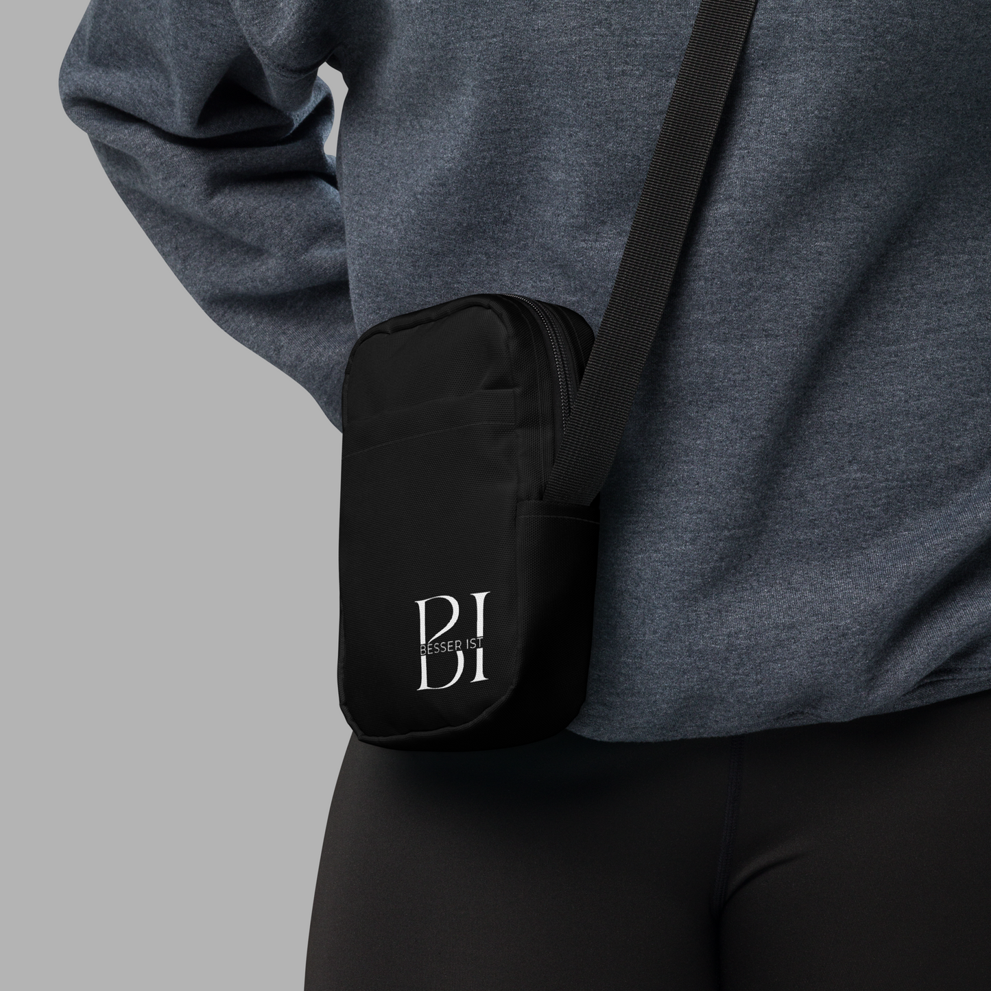 BESSER IST Shoulder Bag