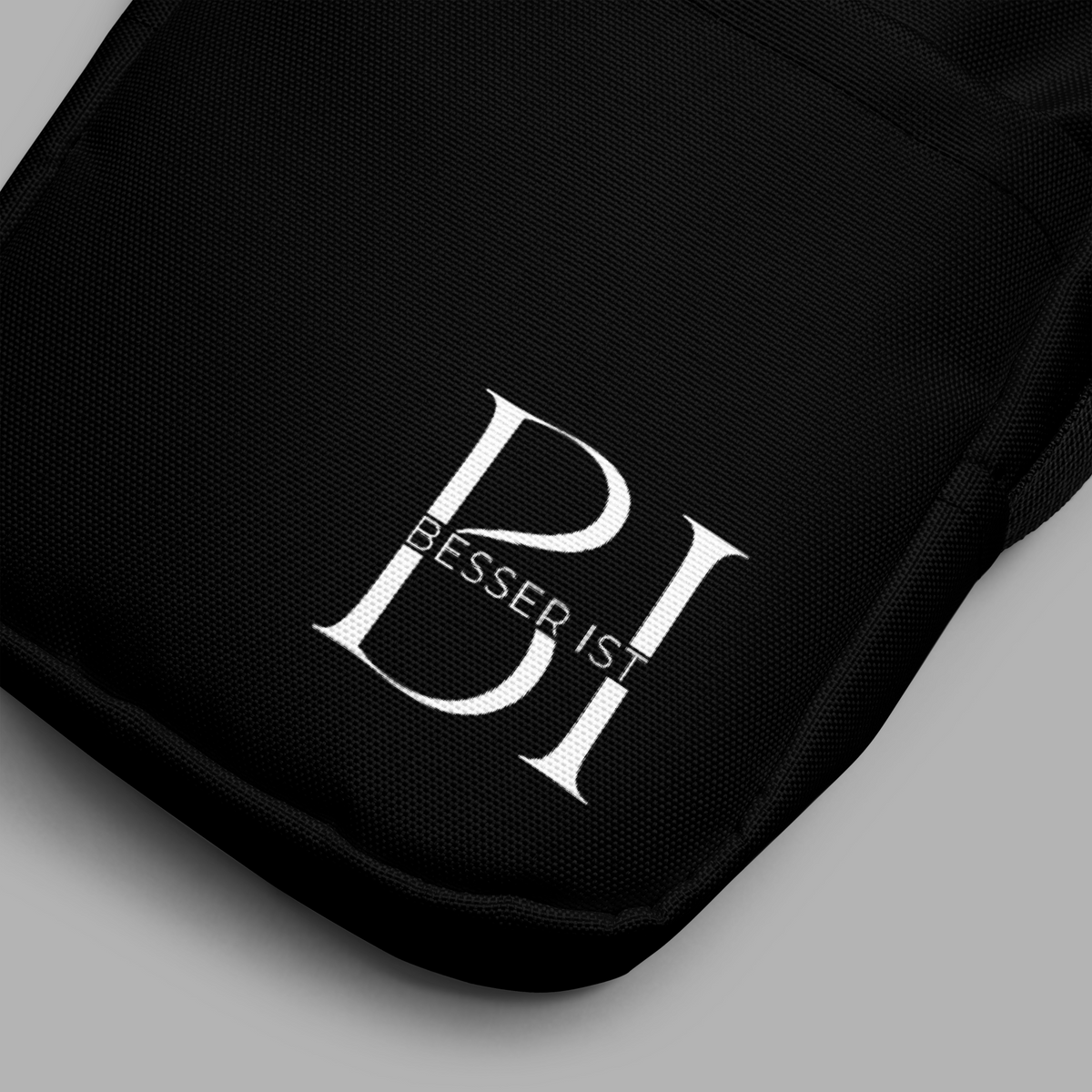 BESSER IST Shoulder Bag