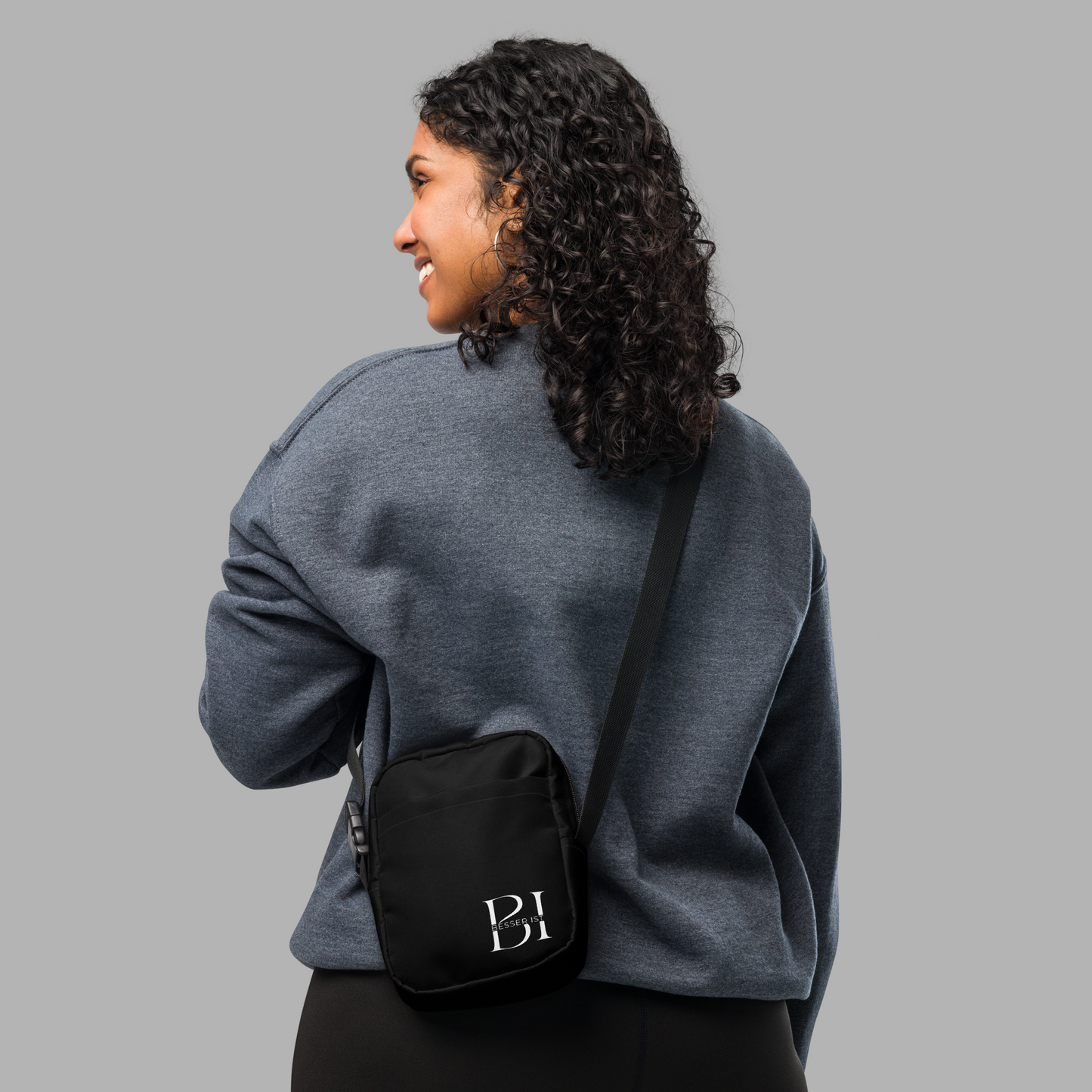 BESSER IST Shoulder Bag